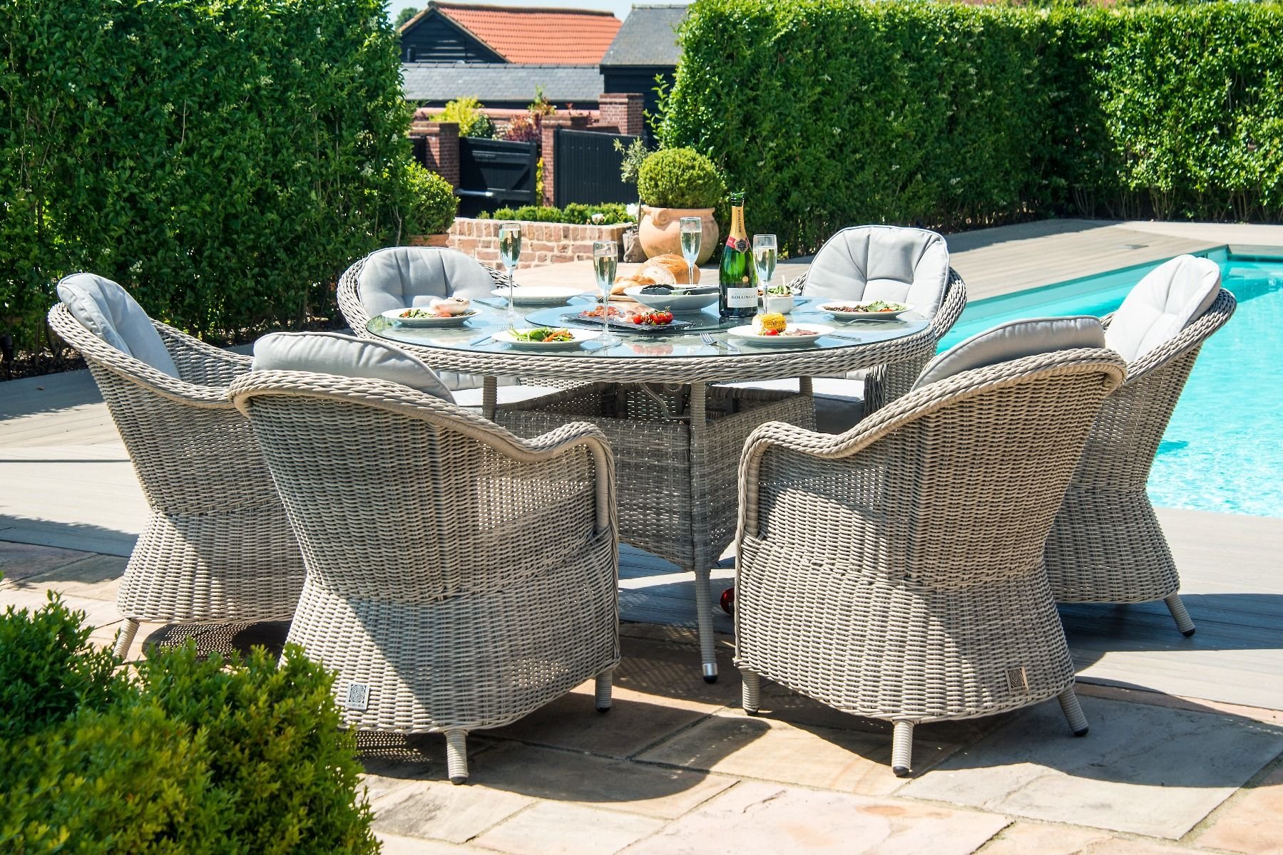 Maze Rattan Oxford 6 Seat Round Fire Pit Dining Set With Heritage Chairs The Clearance Zone